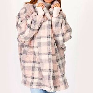 BumbleBella by Jill Martin Shacket